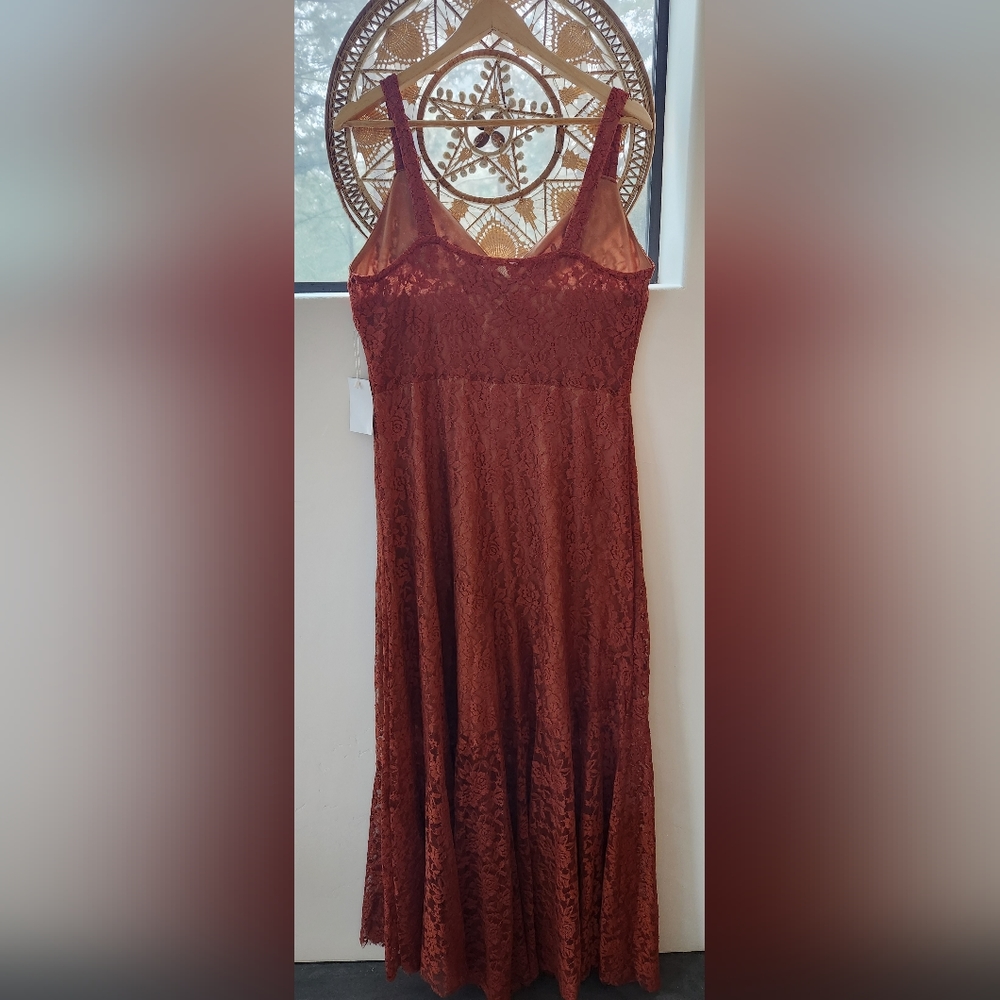 Elegant Lacy Maxi - Picture 6 of 8